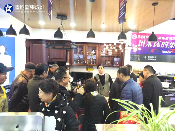 杏盛平台南京旗舰店现场活动