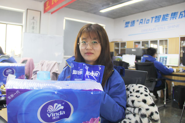 杏盛平台总经办为各个部门在岗女职工送上暖心福利