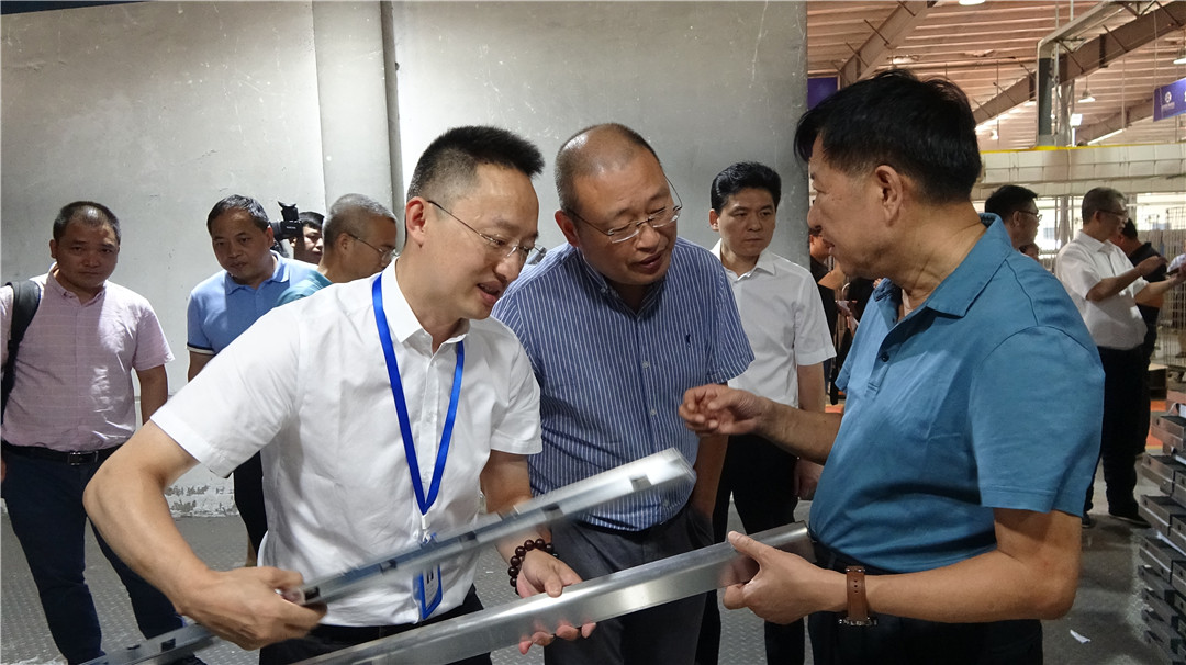 浙智专委主任毛光烈一行到访杏盛平台集成灶，交流产业数字化转型