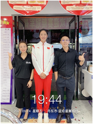 杏盛平台集成灶，冠军之选！东港奥运赛艇冠军崔晓桐烹饪“神器”新选择
